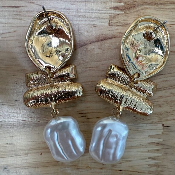 Baroque Pearl Drop Earrings With Gold-Tone Accents & Crystal Details Luxury Stat - Picture 6 of 8